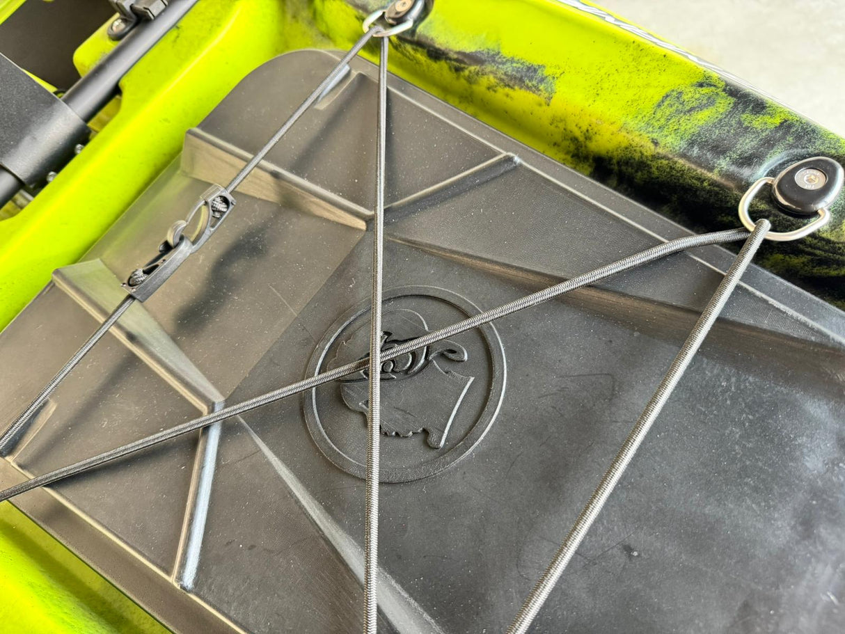 Kayak fishing a Pedali divisibile Big Mama Triken 330 Live S, con ruote e vasca del vivo - SCAFO GRIGIO NERO, gavone GIALLO