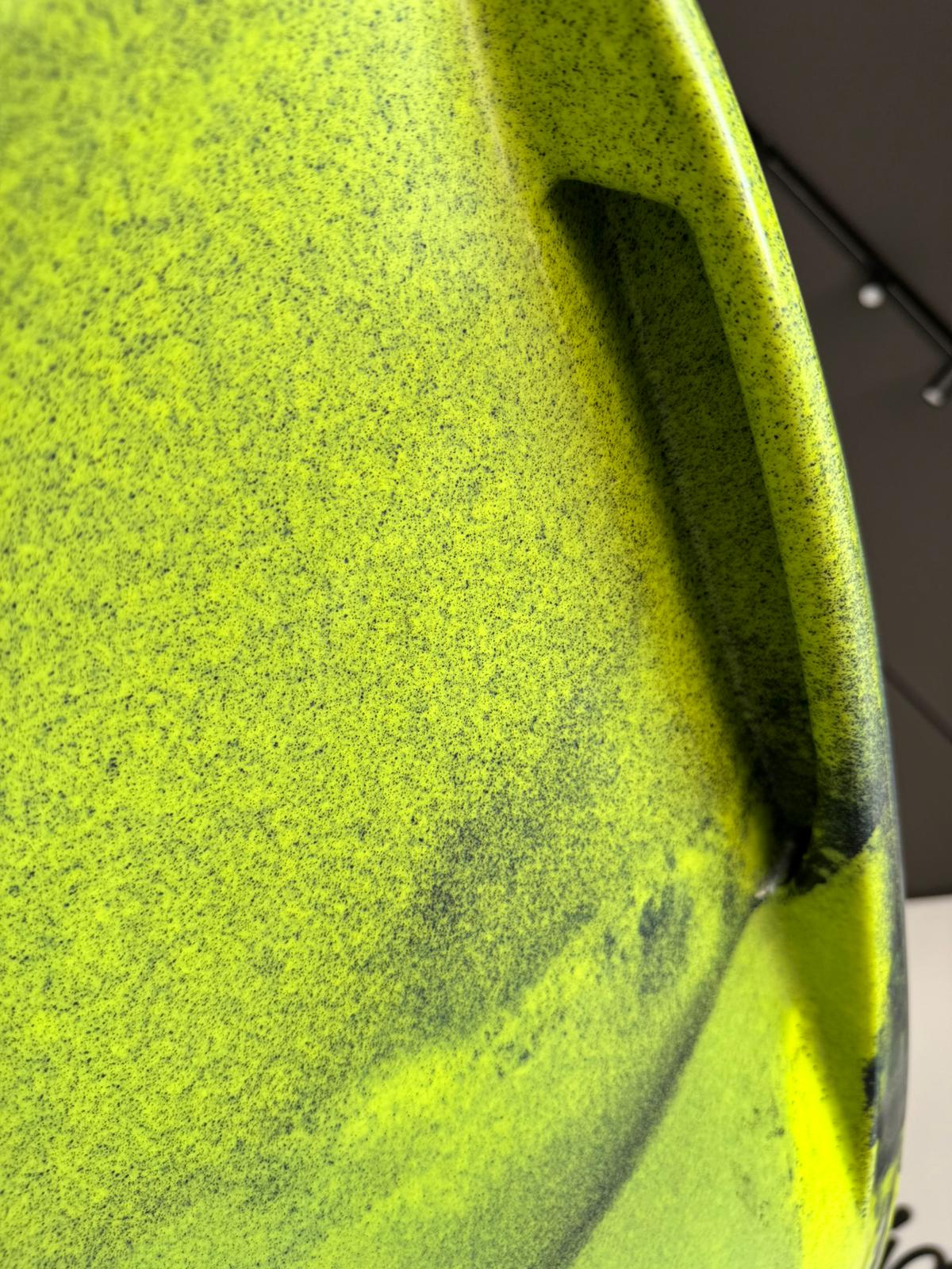 Kayak fishing a Pedali divisibile Big Mama Triken 330 Live S, con ruote e vasca del vivo - SCAFO GRIGIO NERO, gavone GIALLO