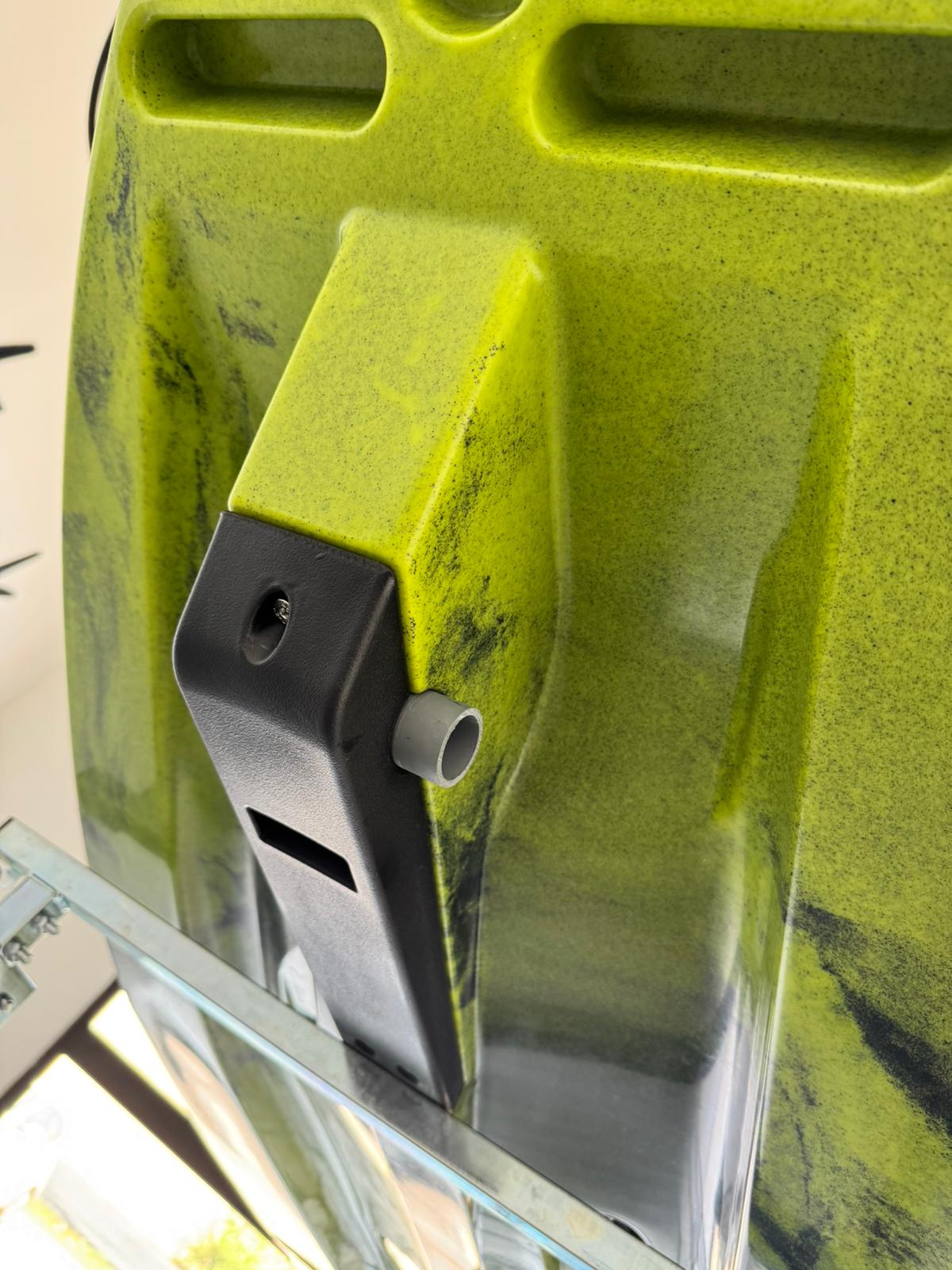 Kayak da pesca a Pedali divisibile Big Mama Triken 330 Live S, con ruote e vasca del vivo - SCAFO GRIGIO NERO, gavone NERO