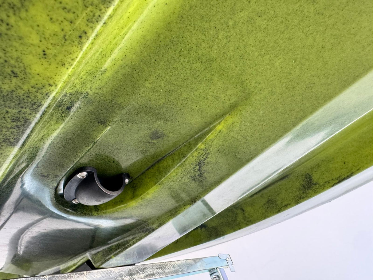 Kayak da pesca a Pedali divisibile Big Mama Triken 330 Live S, con ruote e vasca del vivo - SCAFO GRIGIO NERO, gavone NERO