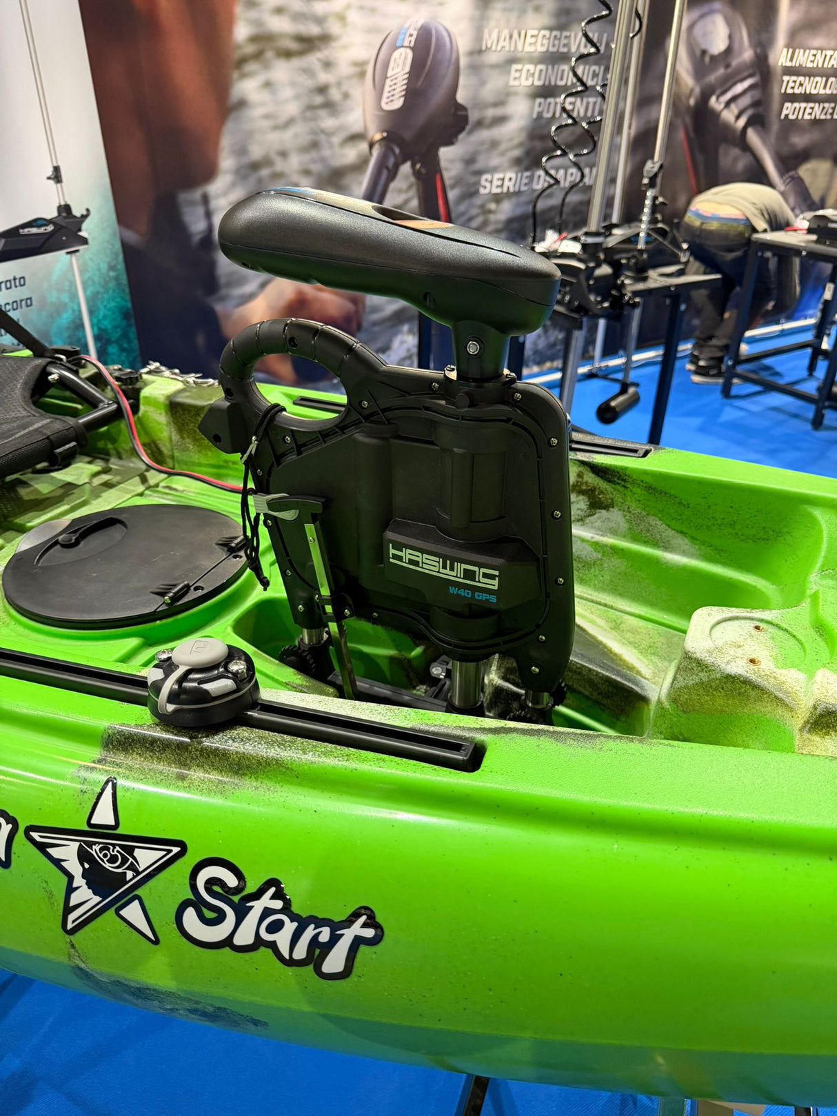 Haswing Italia W40 motore kayak GPS, Ancora, rotta, adatto a kayak con Pinne, S300, S500 Hobie- Prenotabile