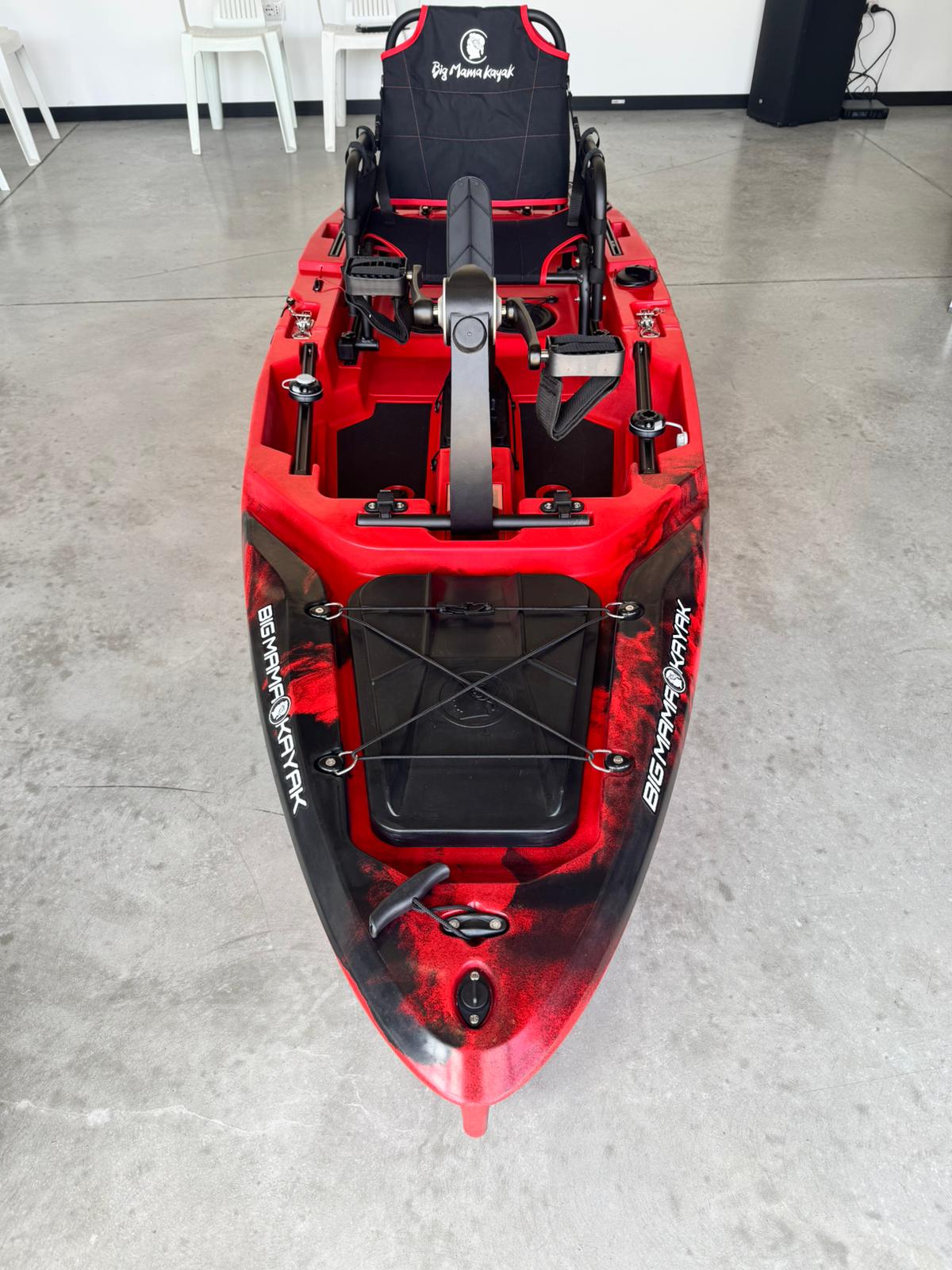 Kayak da pesca a Pedali divisibile Big Mama Triken 330 Live S, con ruote e vasca del vivo - SCAFO GRIGIO NERO, gavone NERO