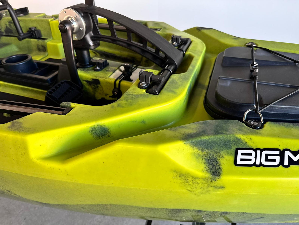 Kayak fishing a Pedali divisibile Big Mama Triken 330 S divisibile + supporto motore centrale + motore Minn Kota RIPTIDE TRANSOM 40 + pedaliera