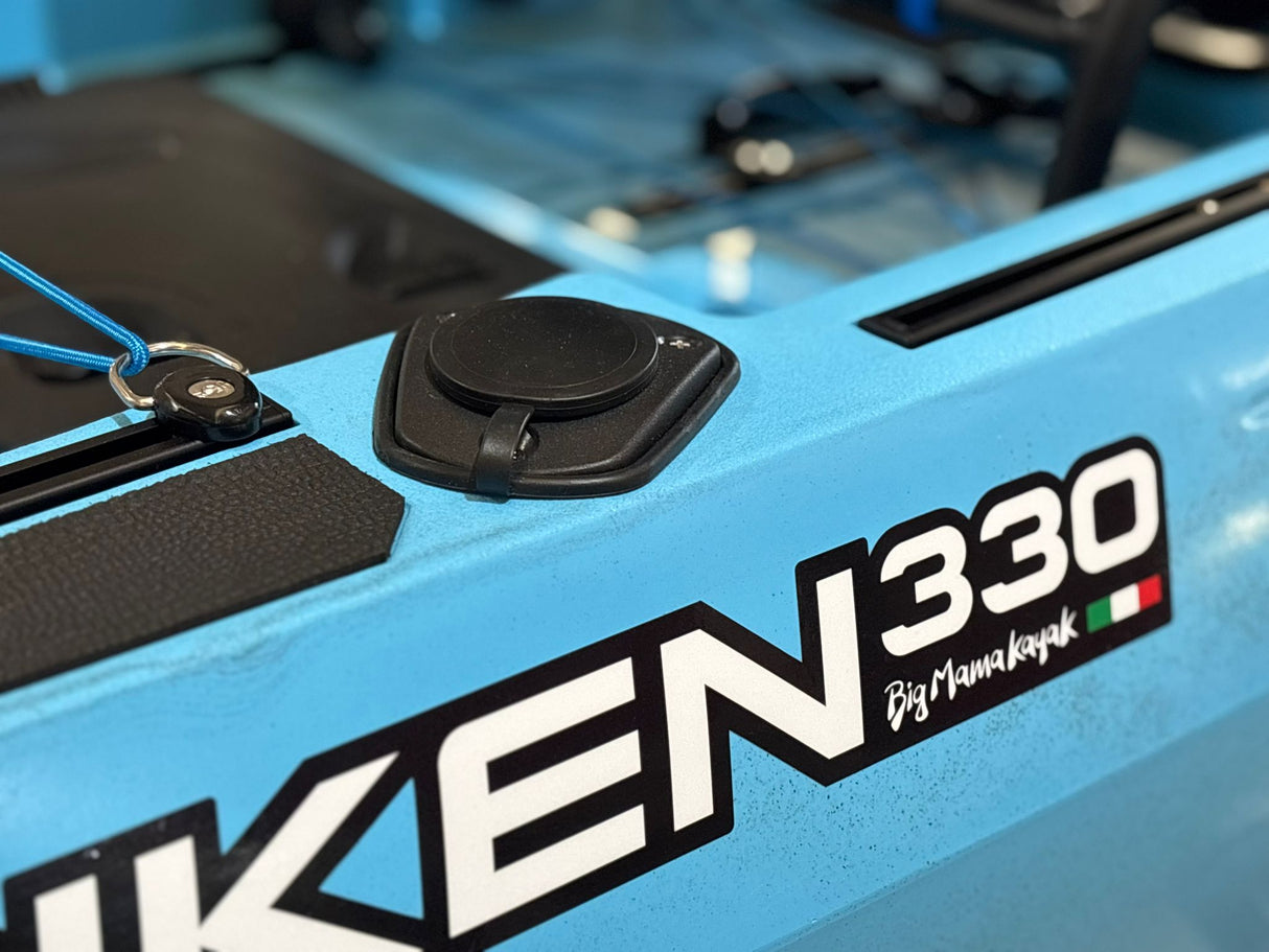 Offerta Febbraio Kayak a pedali BIG MAMA KAYAK A PEDALI TRIKEN 330 - incluso Pedali, portacanne, Pagaia, Omaggio gavone rettangolare e Gilet Colore Azzurro Sky