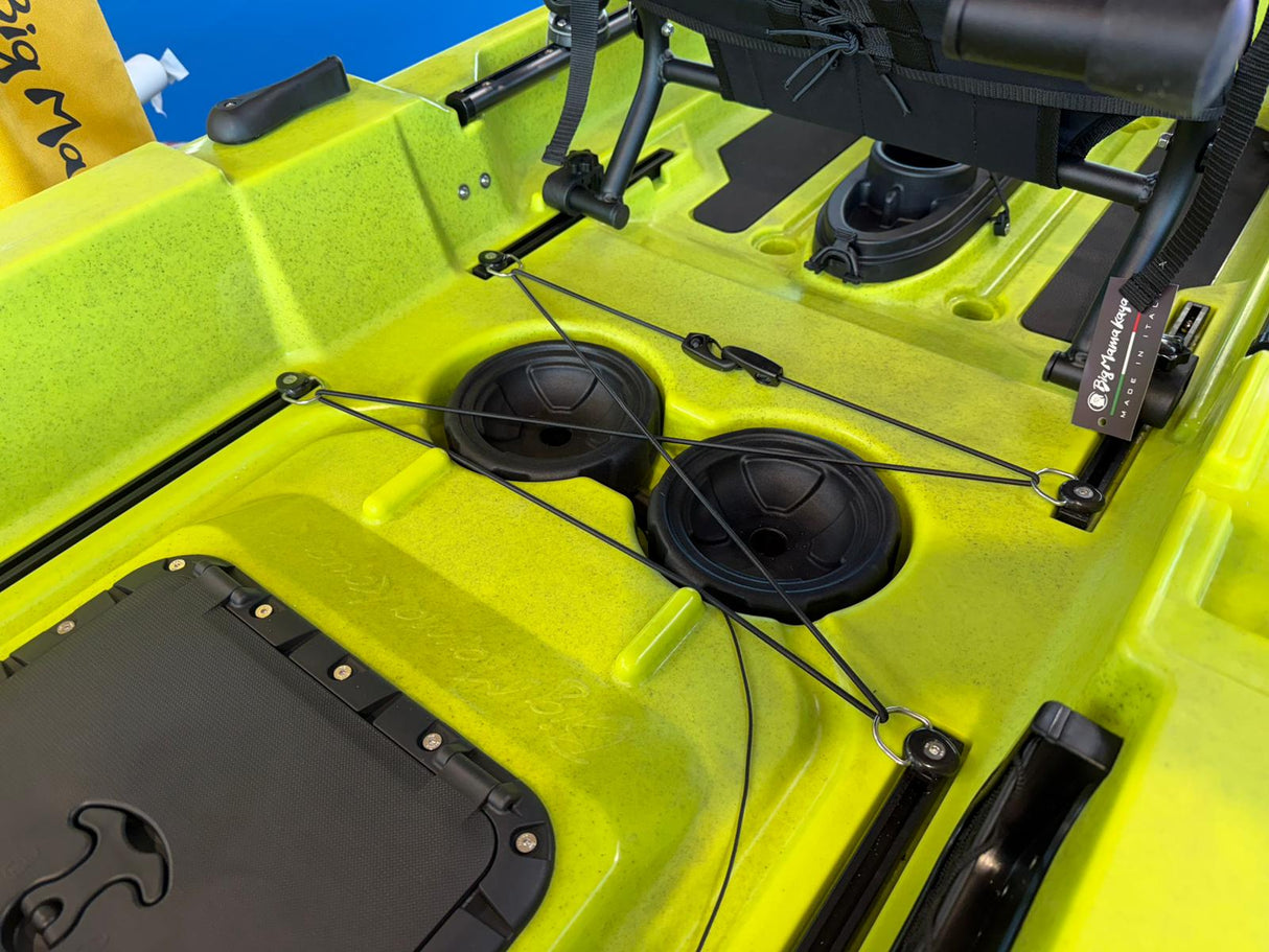 Triken 350 live Plus con cover vasca del vivo, Big Mama Kayak -kayak da pesca a pedali con 4 portacanne, 2 gavoni, timone, sistema di pedali, sedile rialzato e pagaia