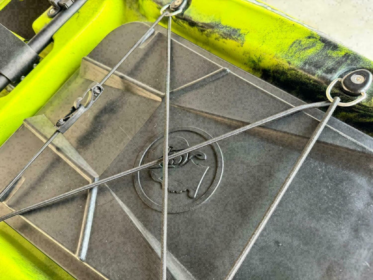 canoa fishing a Pedali divisibile Big Mama Triken 330 Live S, con ruote e vasca del vivo + ecoscandaglio Garmin Striker Vivid 7CV + kit braccetto display