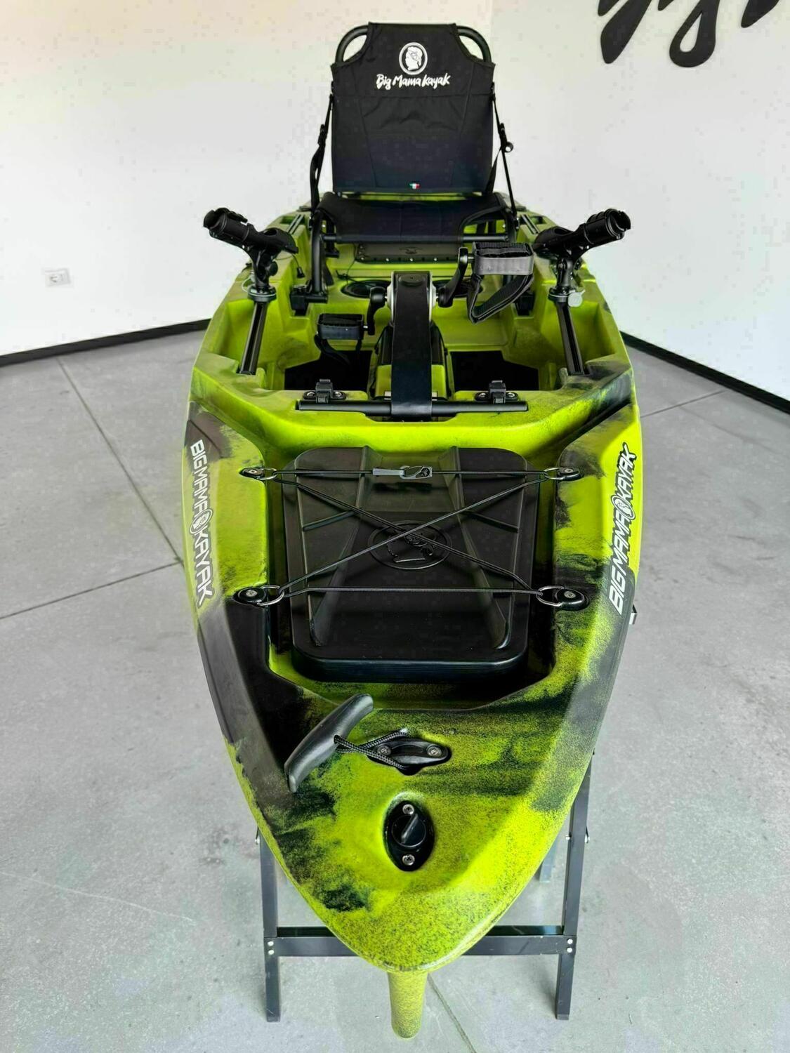 canoa monoposto divisibile a pedali con elica BIG MAMA KAYAK TRIKEN 330 LIVE S componibile + motore Bixpy K1 Angler PRO Kit Outboard con batteria inclusa PP-768 Wh + Adattatore centrale vano copripedali