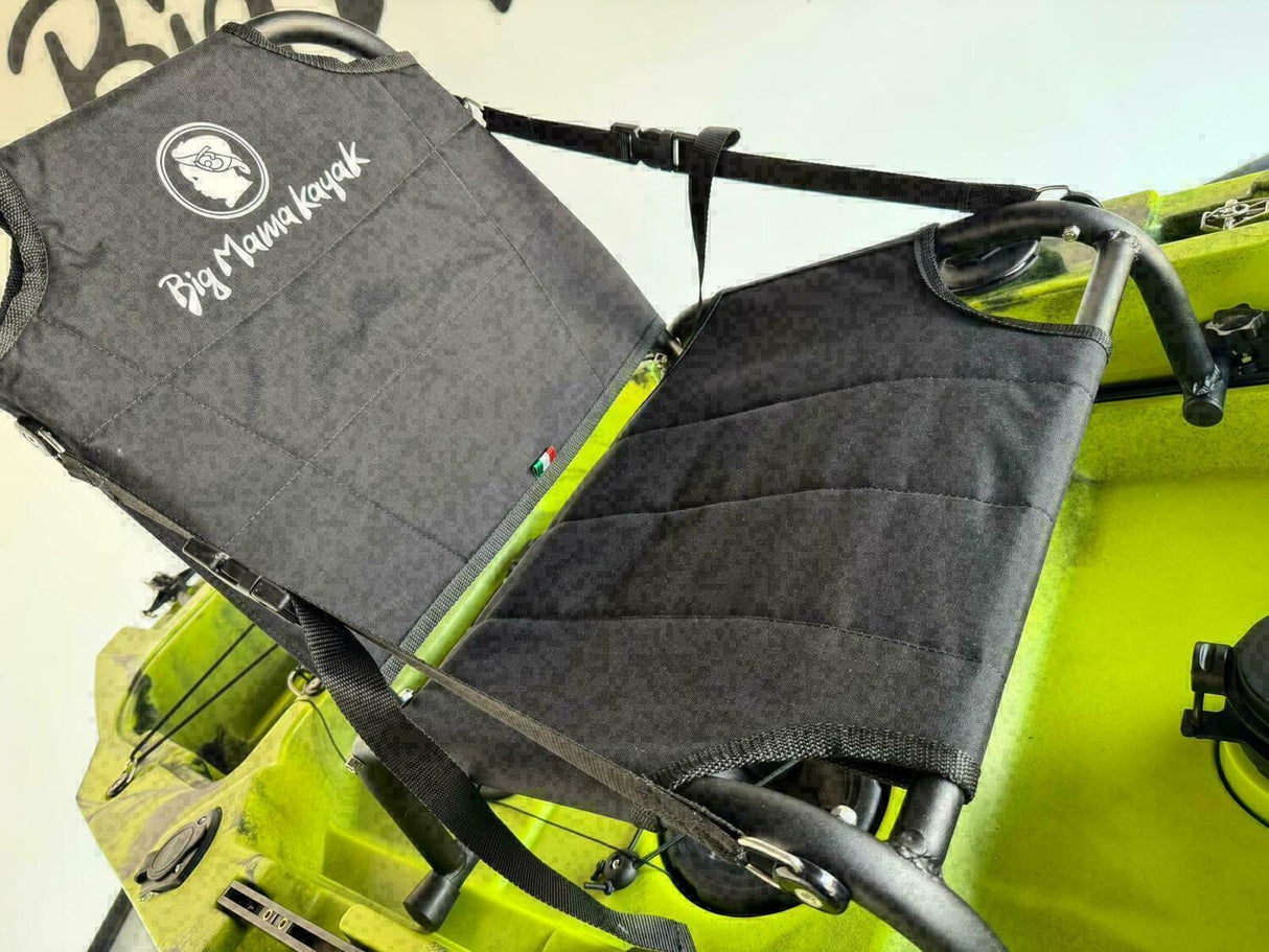 canoa fishing a Pedali divisibile Big Mama Triken 330 Live S, con ruote e vasca del vivo + ecoscandaglio Garmin Striker Vivid 7CV + kit braccetto display