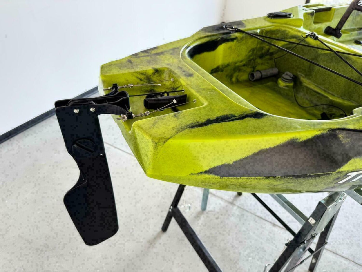 canoa fishing a Pedali divisibile Big Mama Triken 330 Live S, con ruote e vasca del vivo + ecoscandaglio Garmin Striker Vivid 7CV + kit braccetto display