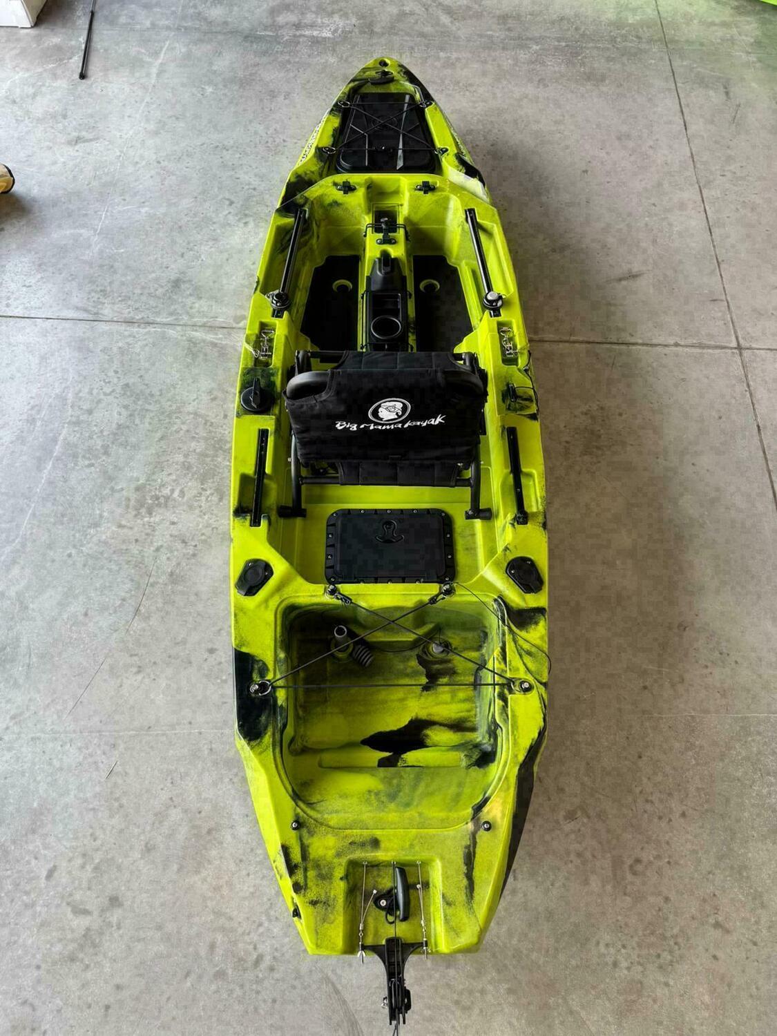 canoa monoposto divisibile a pedali con elica BIG MAMA KAYAK TRIKEN 330 LIVE S componibile + motore Bixpy K1 Angler PRO Kit Outboard con batteria inclusa PP-768 Wh + Adattatore centrale vano copripedali