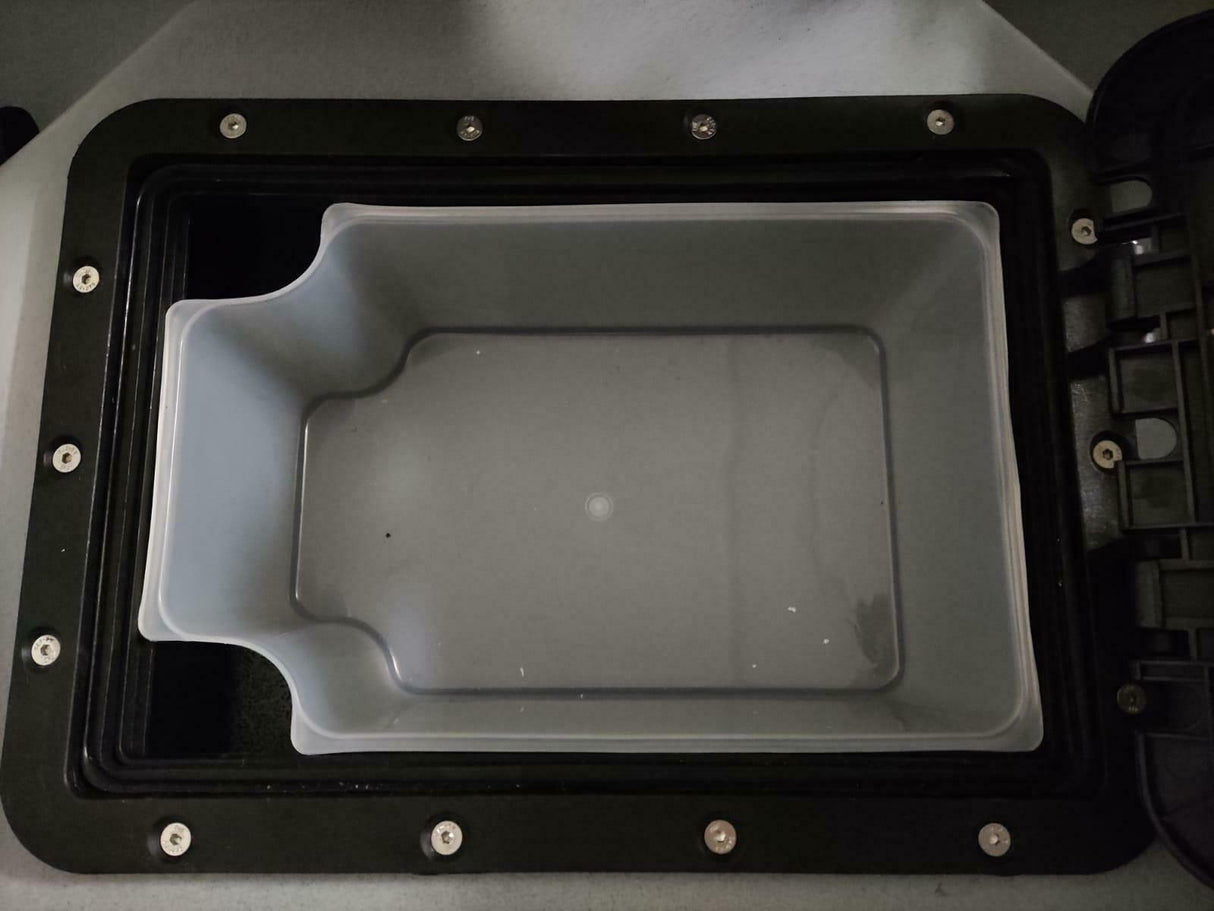 Gavone rettangolare per Triken 330 inclusa vaschetta in plastica