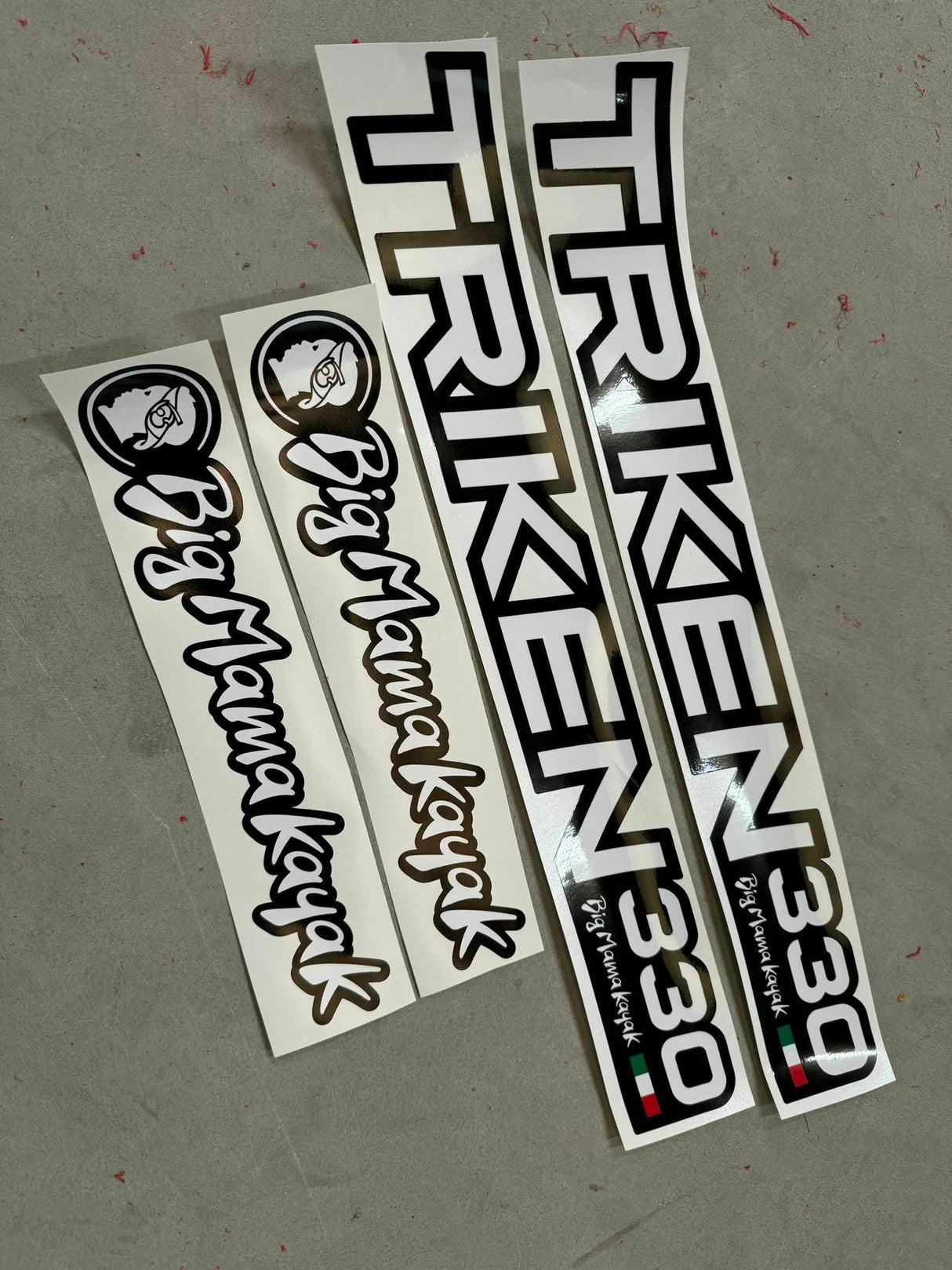 set 4 adesivi Big Mama kayak + triken 330 ( vedi foto)