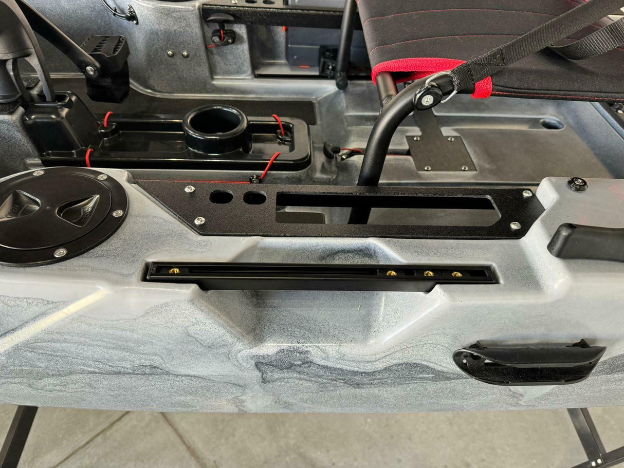 Big Mama Kayak a pedali triken 380 + garmin striker vivid 7cv ecoscandaglio + trasduttore + kit braccetto display