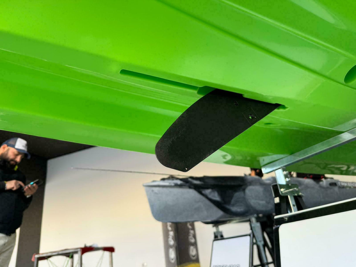 Kayak a Motore Triken 380 REV. con Garmin Force current, telecomando e controllo a pedali