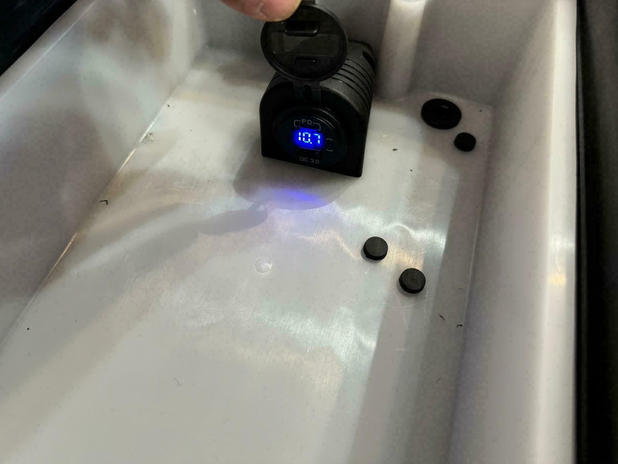 Kayak a Motore Triken 380 REV. con Garmin Force current, telecomando e controllo a pedali