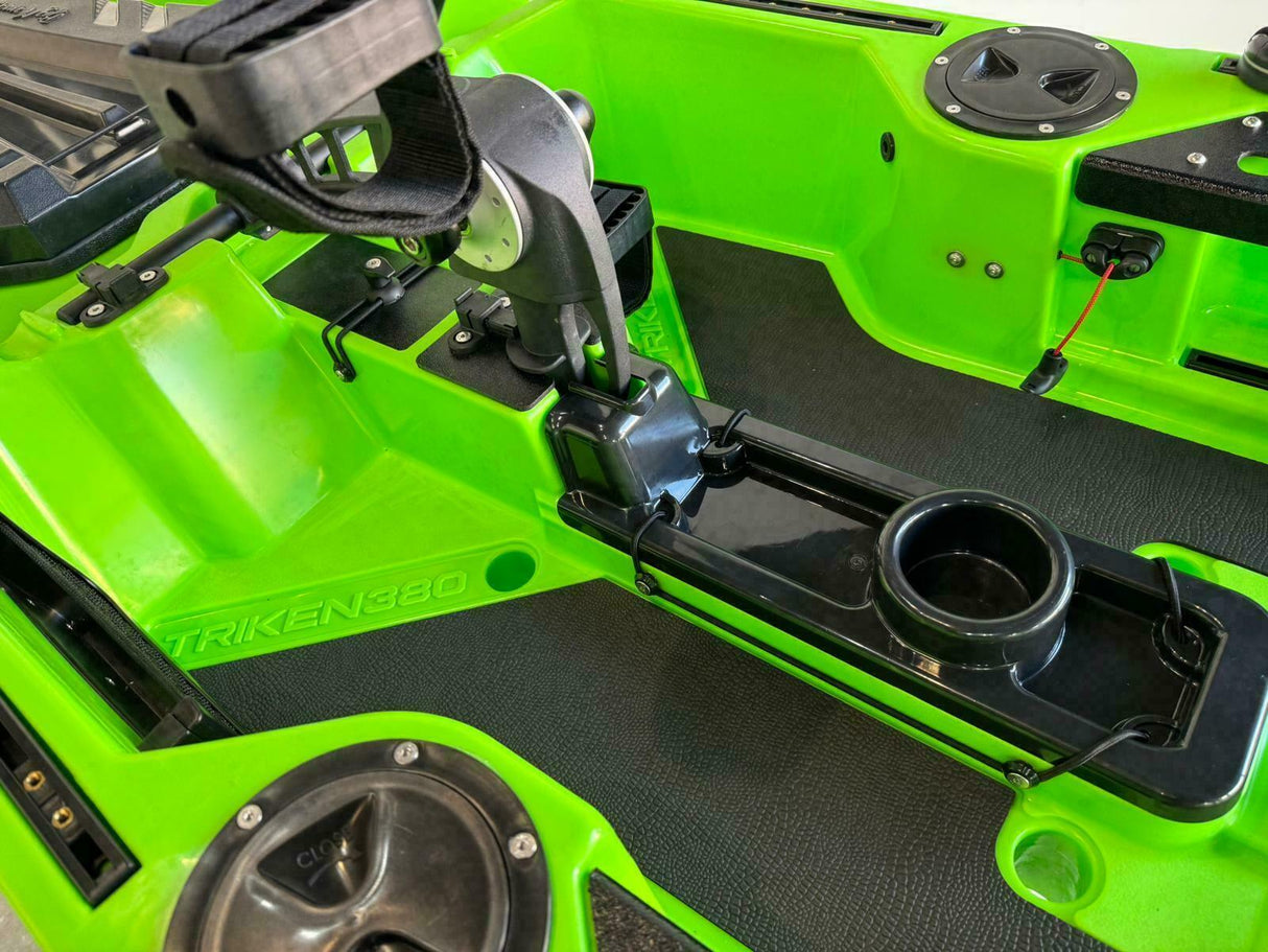 Kayak a Motore Triken 380 REV. con Garmin Force current, telecomando e controllo a pedali