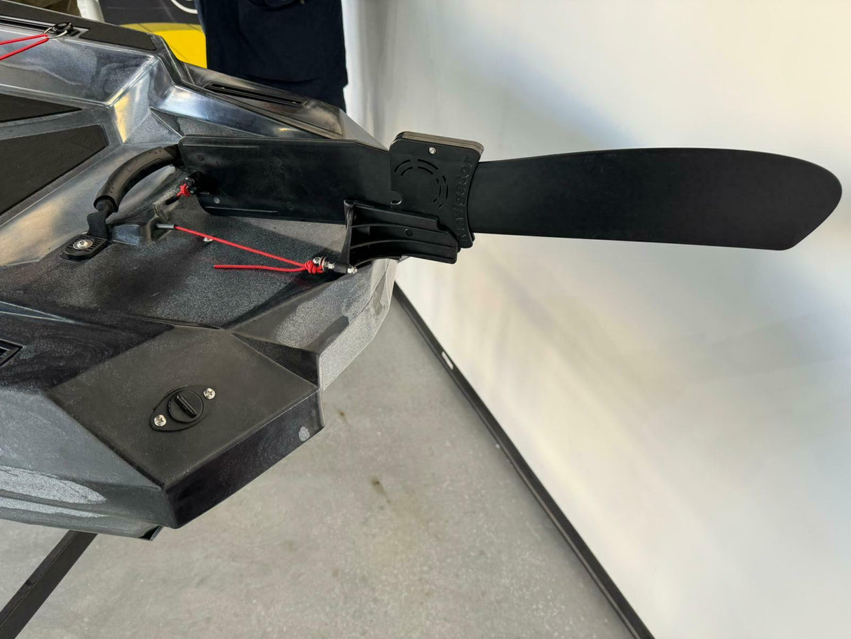 Big Mama Kayak a pedali triken 380 + garmin striker vivid 7cv ecoscandaglio + trasduttore + kit braccetto display