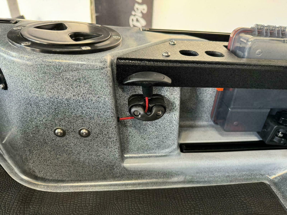 Kayak a Motore Triken 380 REV. con Garmin Force current, telecomando e controllo a pedali