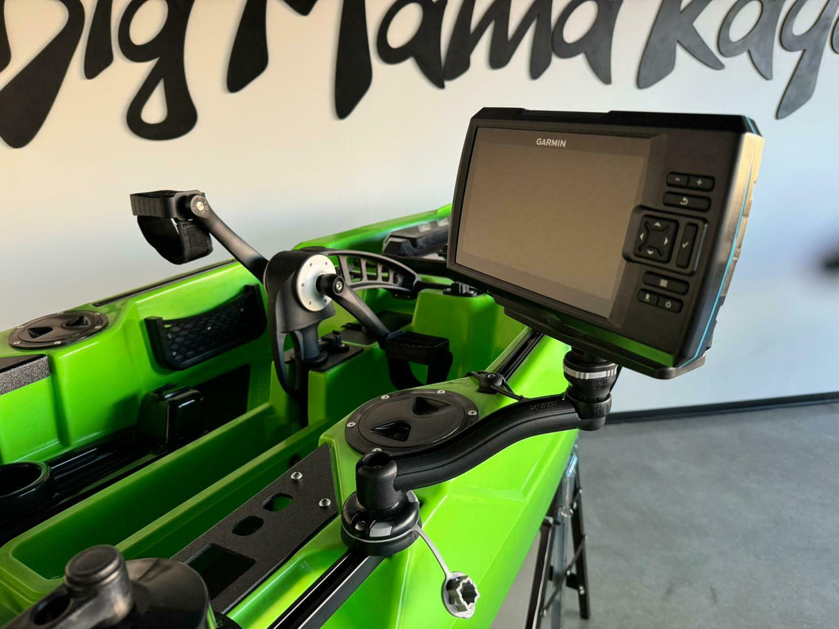 Big Mama Kayak a pedali triken 380 + garmin striker vivid 7cv ecoscandaglio + trasduttore + kit braccetto display