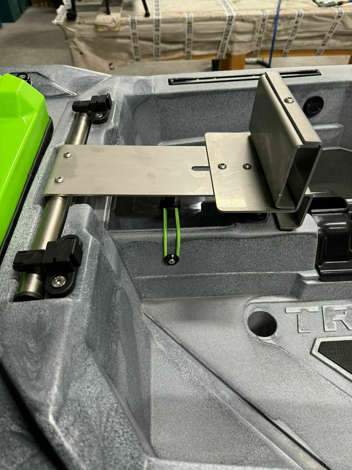 Supporto Motore Inox Centrale versione 2.0 interamente inox adatto a Triken 380, 330 , 405