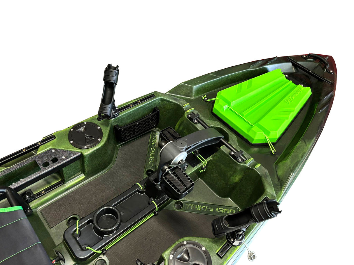 Kayak a pedali Triken 380 REV colore special army green  - canoa monoposto fishing 4 portacanne, 2 gavoni, timone, sistema di pedali, sedile rialzato - big mama kayak