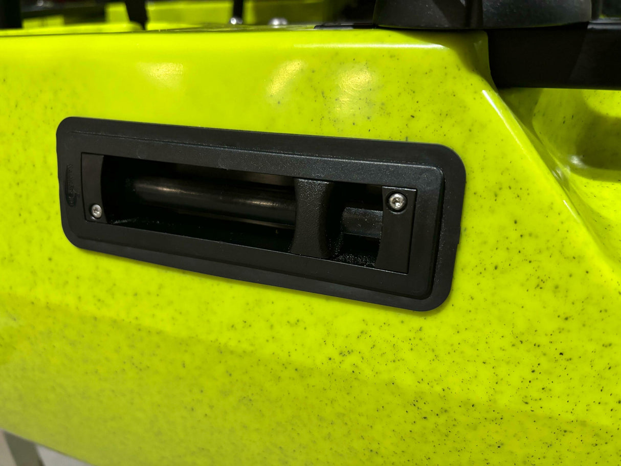 Kayak a pedali Triken 380 REV colore VIPER GREEN - Canoa monoposto fishing 4 portacanne, 2 gavoni, timone, sistema a pedali, sedile rialzato - Big Mama Kayak