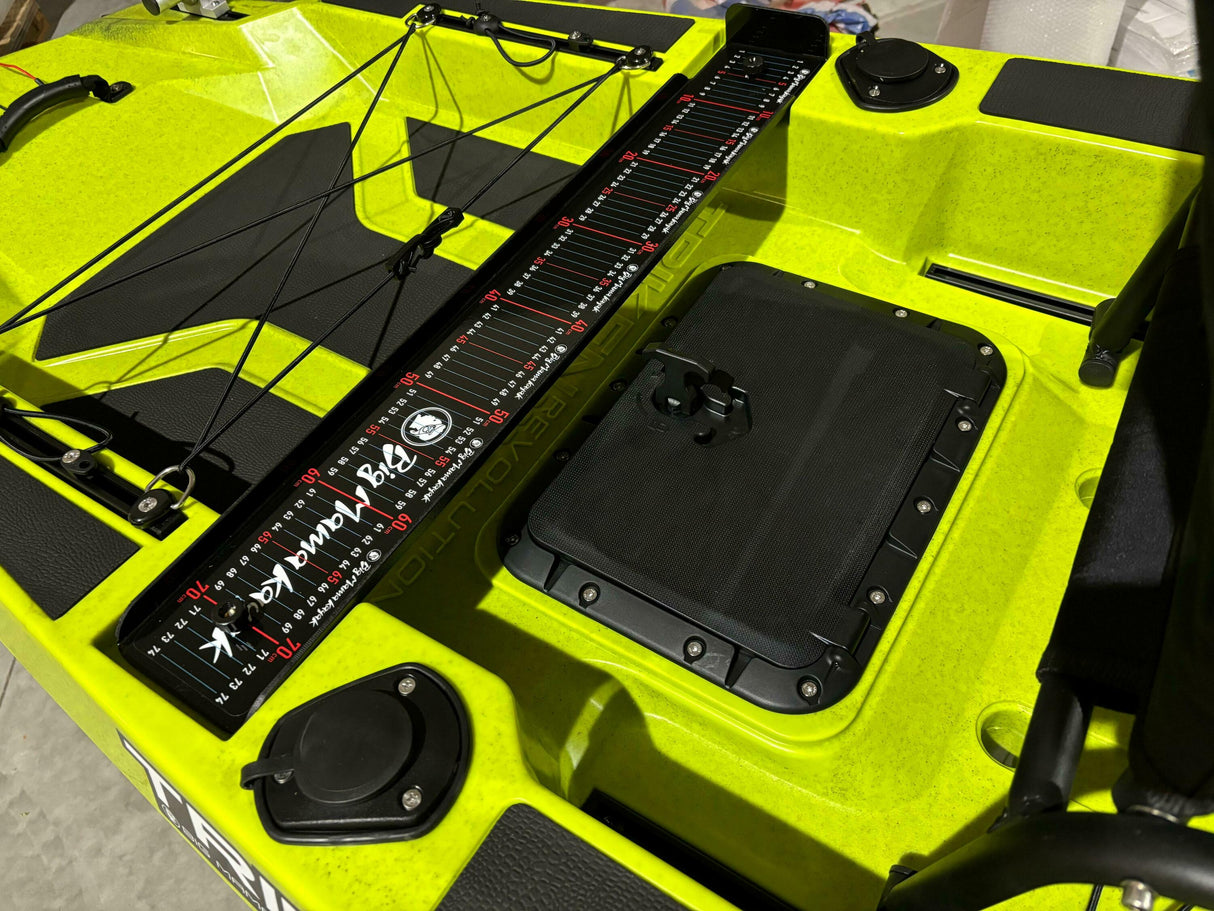 Kayak a pedali Triken 380 REV colore VIPER GREEN - Canoa monoposto fishing 4 portacanne, 2 gavoni, timone, sistema a pedali, sedile rialzato - Big Mama Kayak