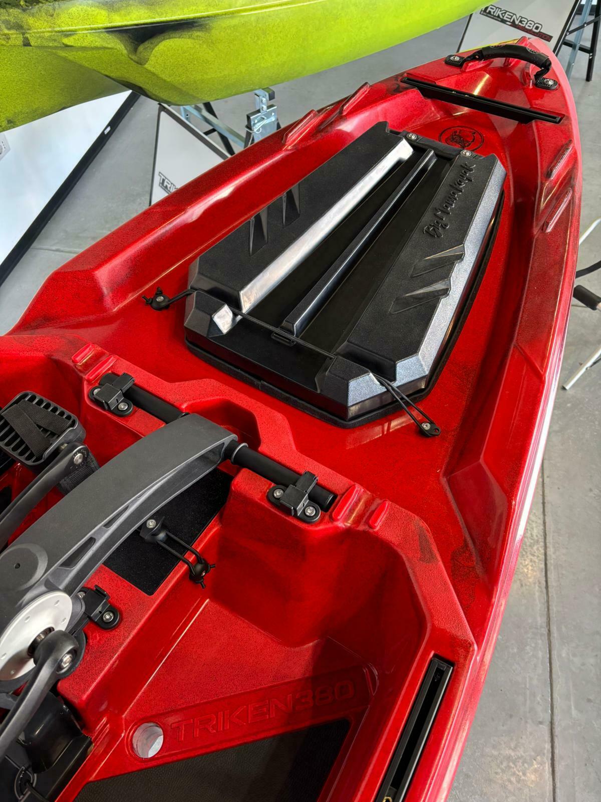 BIG MAMA KAYAK A PEDALI TRIKEN 380 Revolution + motore elettrico HASWING GENIUS 55 LG + SUPPORTO CENTRALE + PEDALIERA