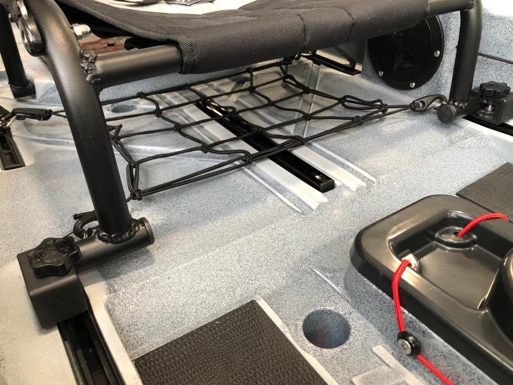 Big mama kayak a pedali triken 330 - canoa monoposto fishing con 4 portacanne, 2 gavoni, timone, sistema di pedali, sedile rialzato, 11 barre di scorrimento ver. coperchio azzurro