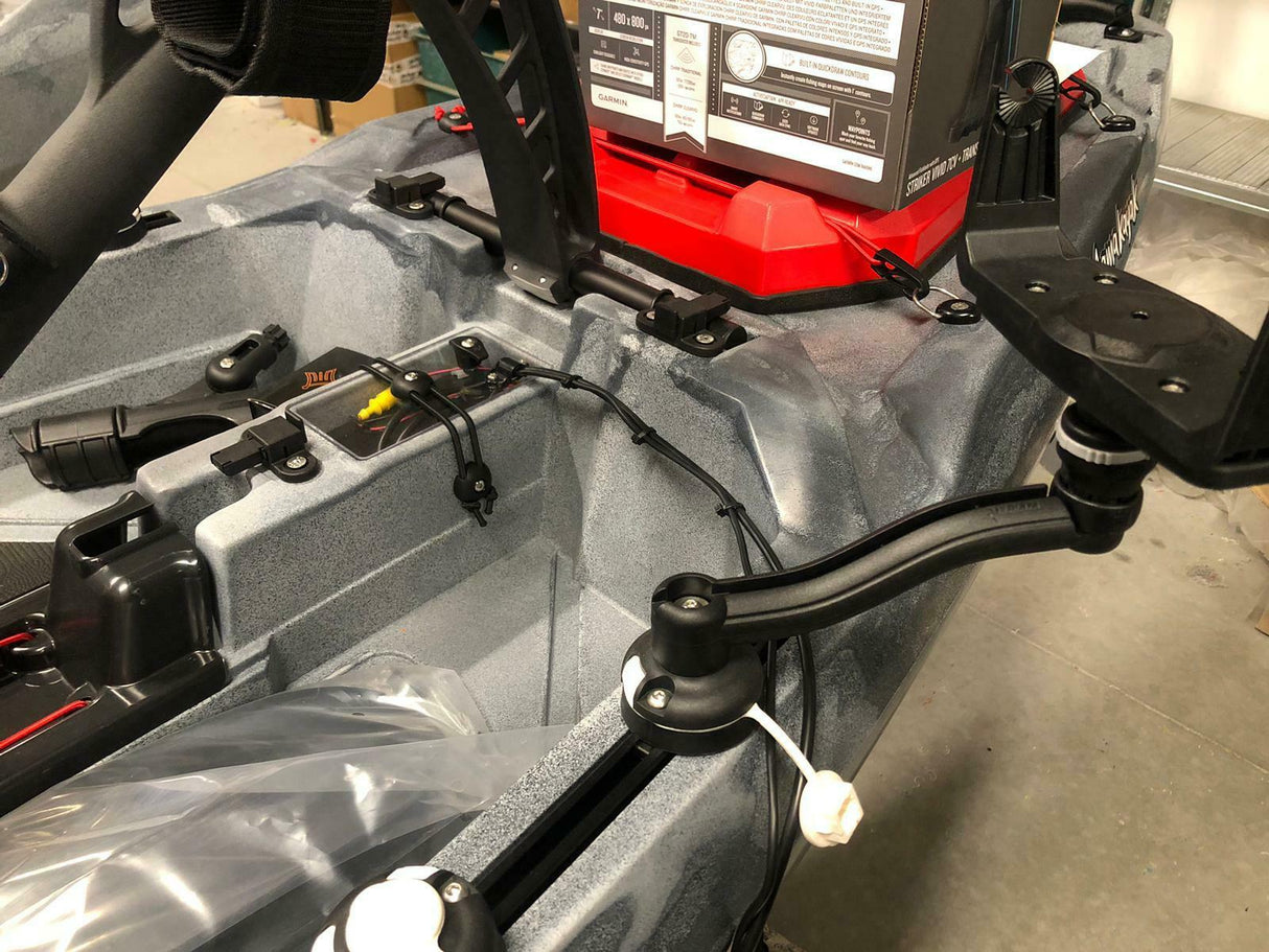 Big mama kayak a pedali triken 330 - canoa monoposto fishing con 4 portacanne, 2 gavoni, timone, sistema di pedali, sedile rialzato, 11 barre di scorrimento ver. coperchio arancio