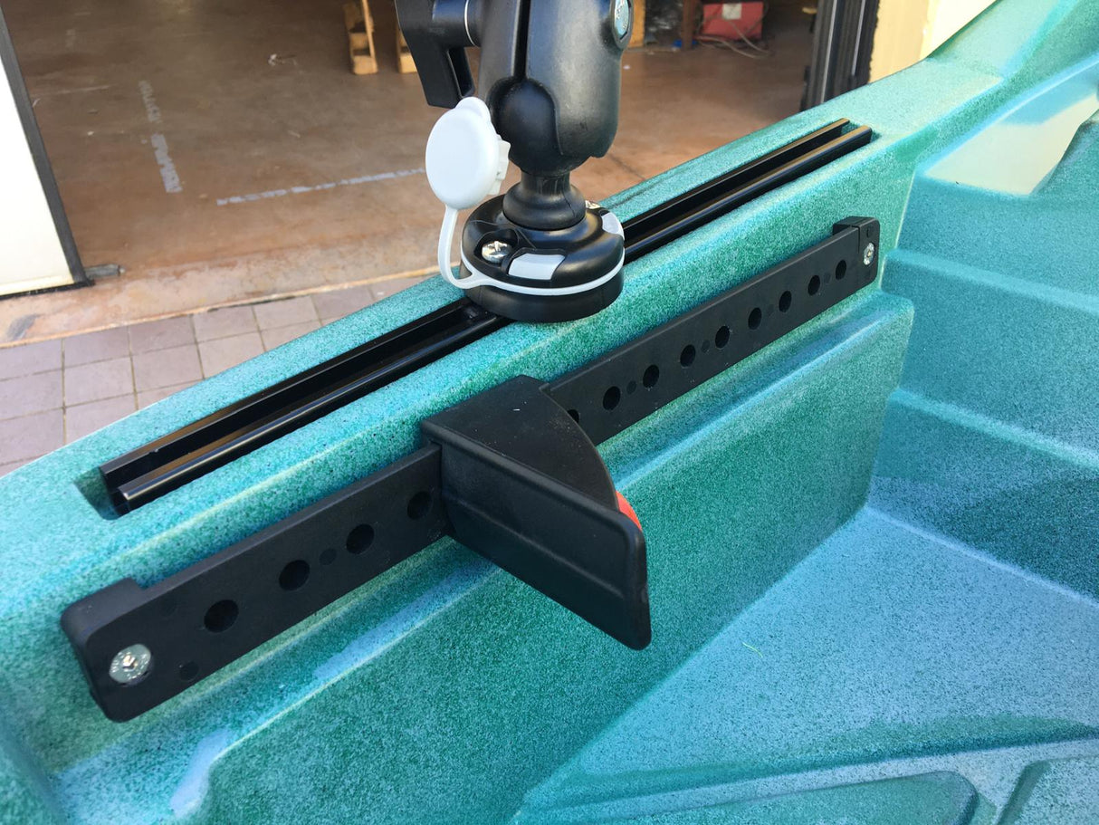 coppia di puntapiedi per triken 405