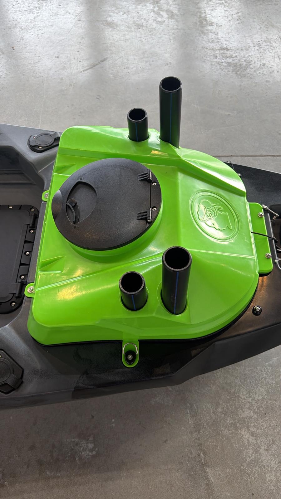 Cover rigido con 4 portacanne a riposo per Triken 330 S Live