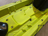 Canoa biposto da pesca - Mojito Fishing Big Mama Kayak - kayak 380 cm - 2 posti adulto + 1 posto bambino + 2 gavoni + 2 ruote integrate + 2 pagaie + 2 seggiolini + 4 portacanne - Viper Green