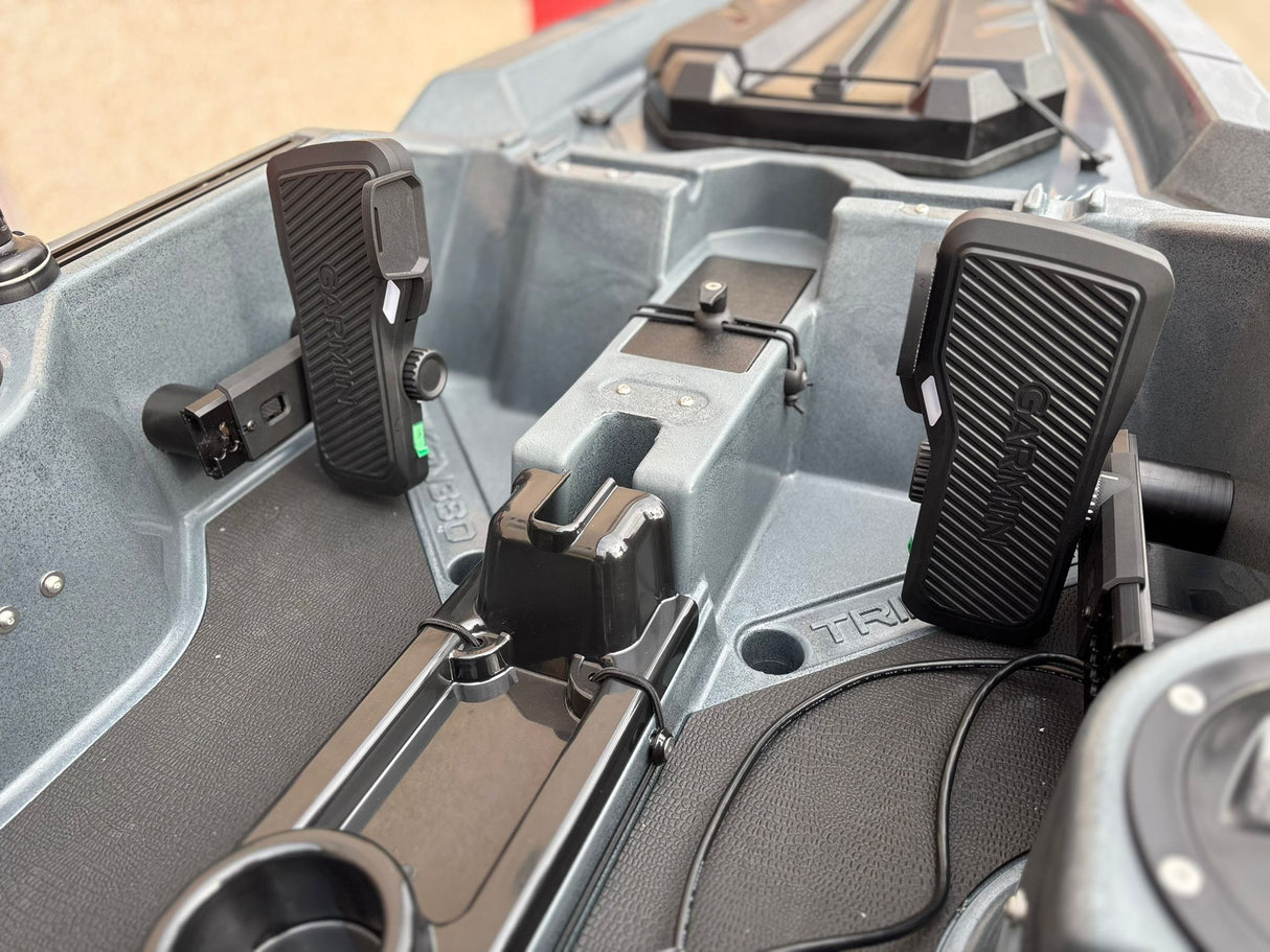 Kayak a Motore Triken 380 REV. con Garmin Force current, telecomando e controllo a pedali