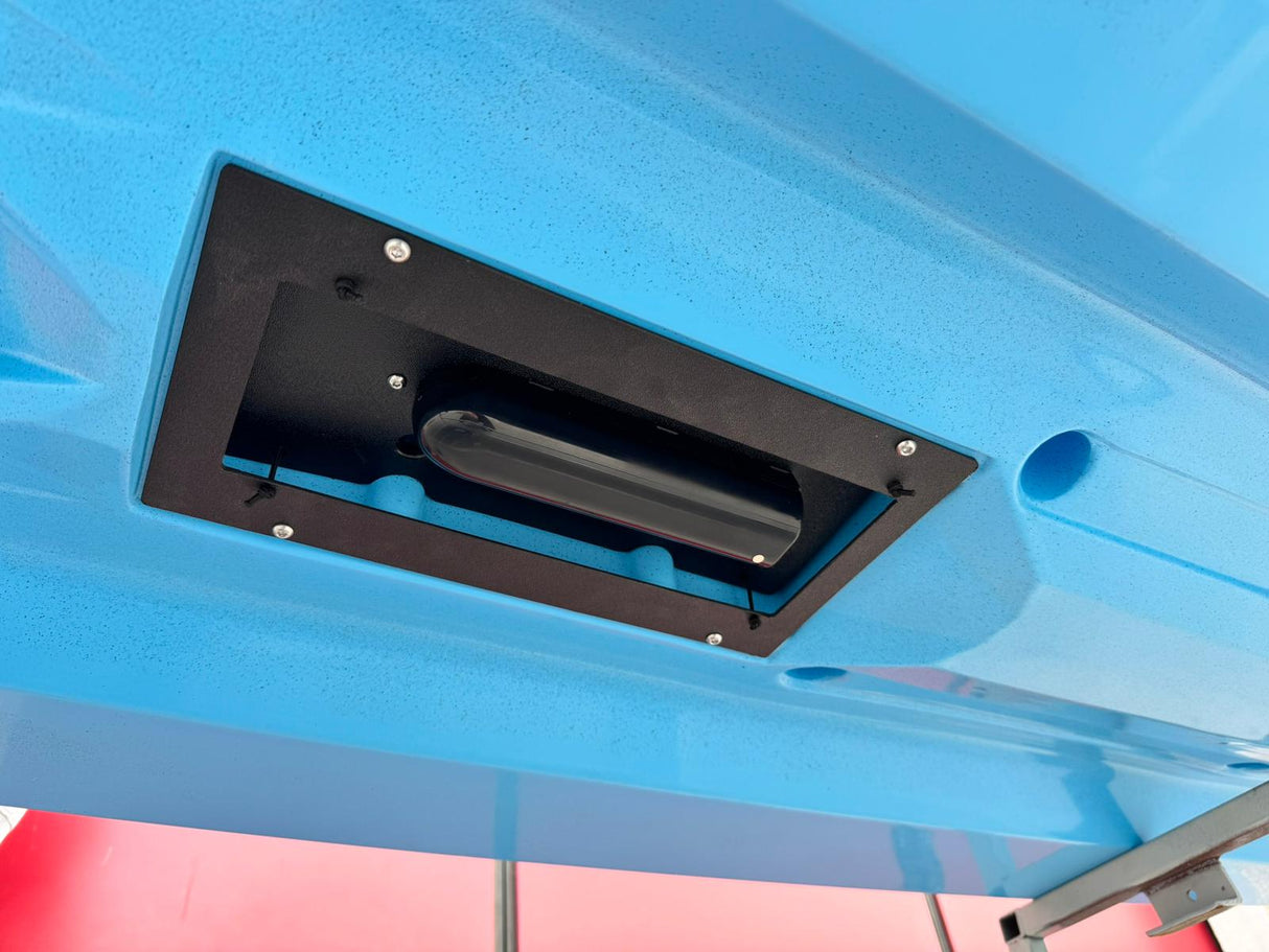 Kayak a Motore Triken 380 REV. con Garmin Force current, telecomando e controllo a pedali col. azzurro sky