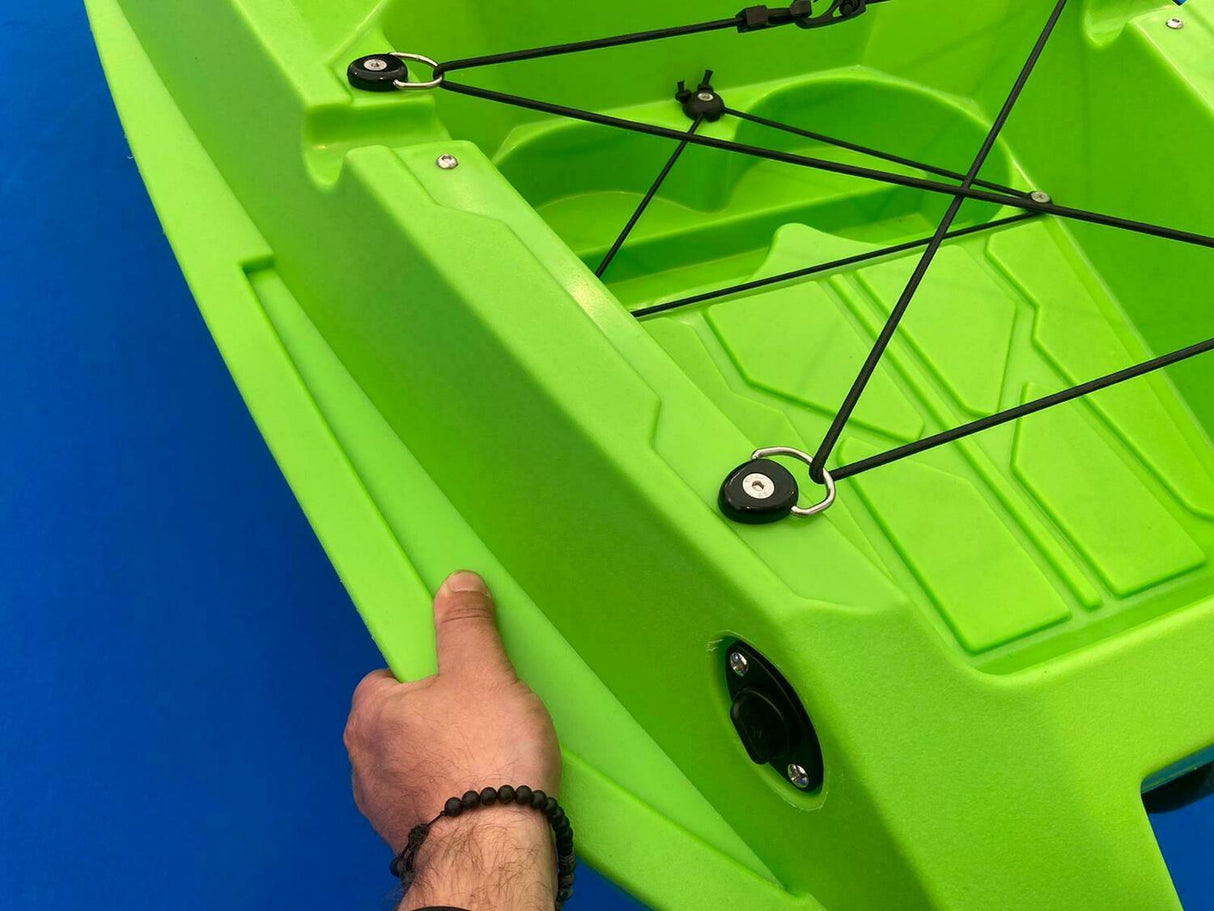 Canoa biposto da pesca - Mojito Fishing Big Mama Kayak - kayak 380 cm - 2 posti adulto + 1 posto bambino + 2 gavoni + 2 ruote integrate + 2 pagaie + 2 seggiolini + 4 portacanne- bianco