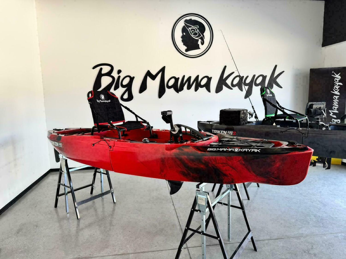 Kayak fishing a Pedali divisibile Big Mama Triken 330 Live S, con ruote e vasca del vivo -Scafo nero/grigio Gavone Rosso