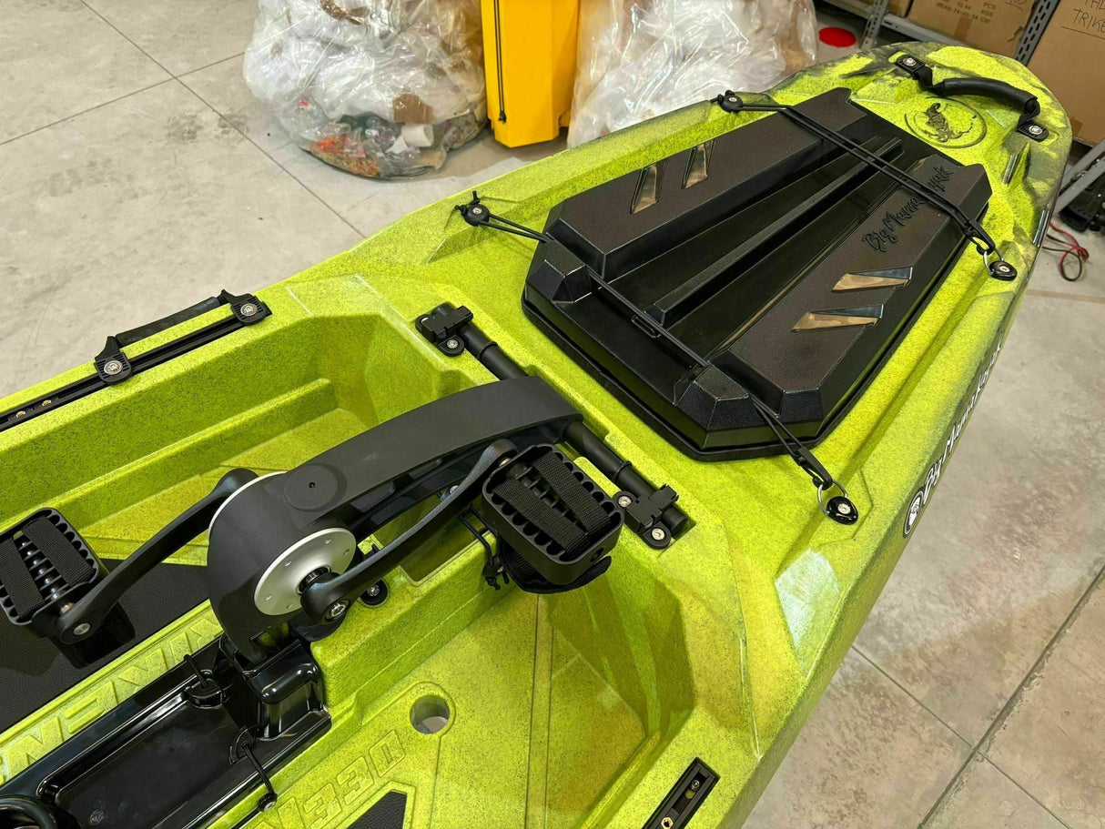 kayak a pedali Big Mama Kayak a pedali Triken 330 - con 4 portacanne, 2 gavoni, timone, sistema a pedali, sedile rialzato, 11 barre di scorrimento, Total Black