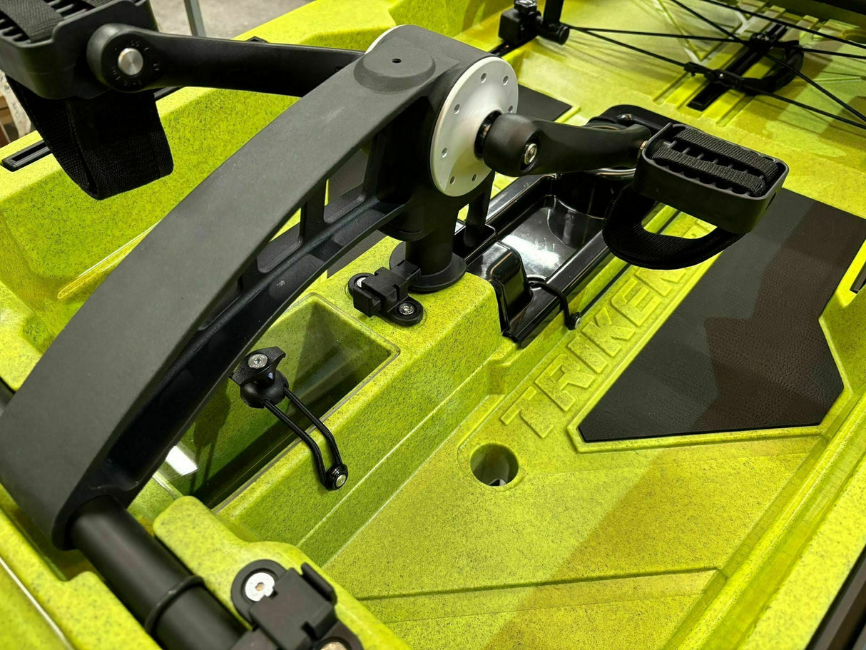 kayak a pedali Big Mama Kayak a pedali Triken 330 - con 4 portacanne, 2 gavoni, timone, sistema a pedali, sedile rialzato, 11 barre di scorrimento, Total Black